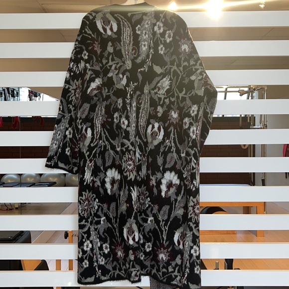 HOST PICK 🌟NEW Zara Jacquard Floral Knit Coat - Picture 8 of 11